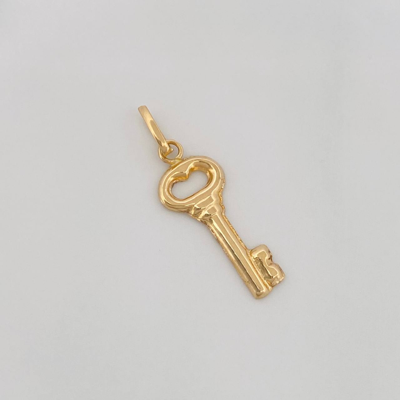 Dije Llave 0.5g / 2.4cm Oro Amarillo 18K