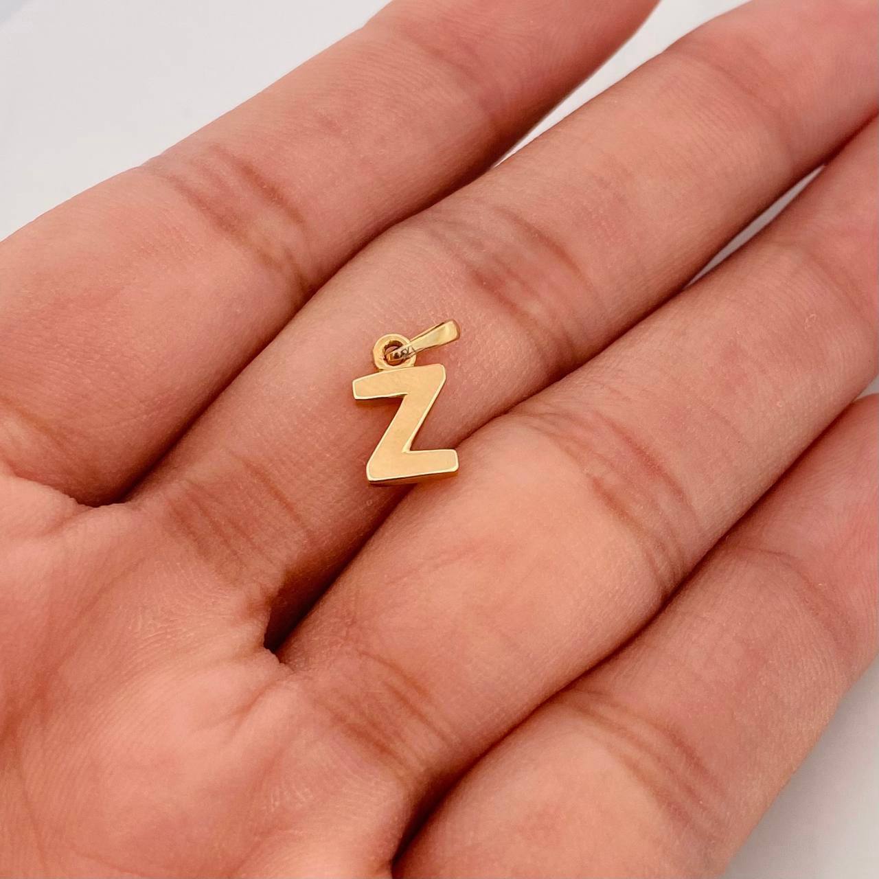 Dije Letra Z 0.6g / 1.5cm Oro Amarillo 18K