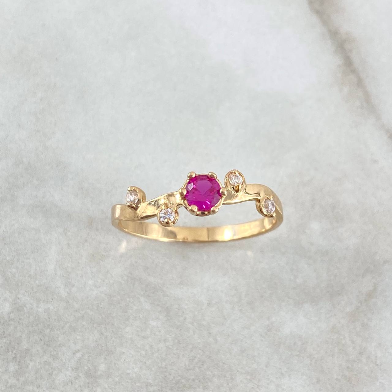 Anillo Ramificado 1.5gr / T5 3/4 / Circones Blancos-Fucsia Oro Amarillo