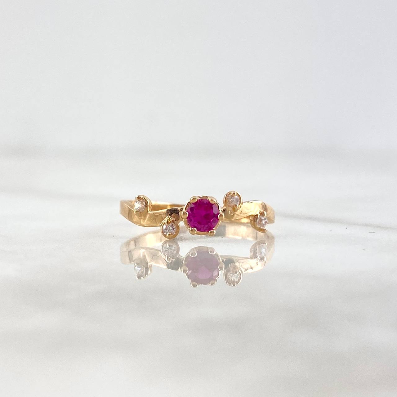 Anillo Ramificado 1.5gr / T5 3/4 / Circones Blancos-Fucsia Oro Amarillo