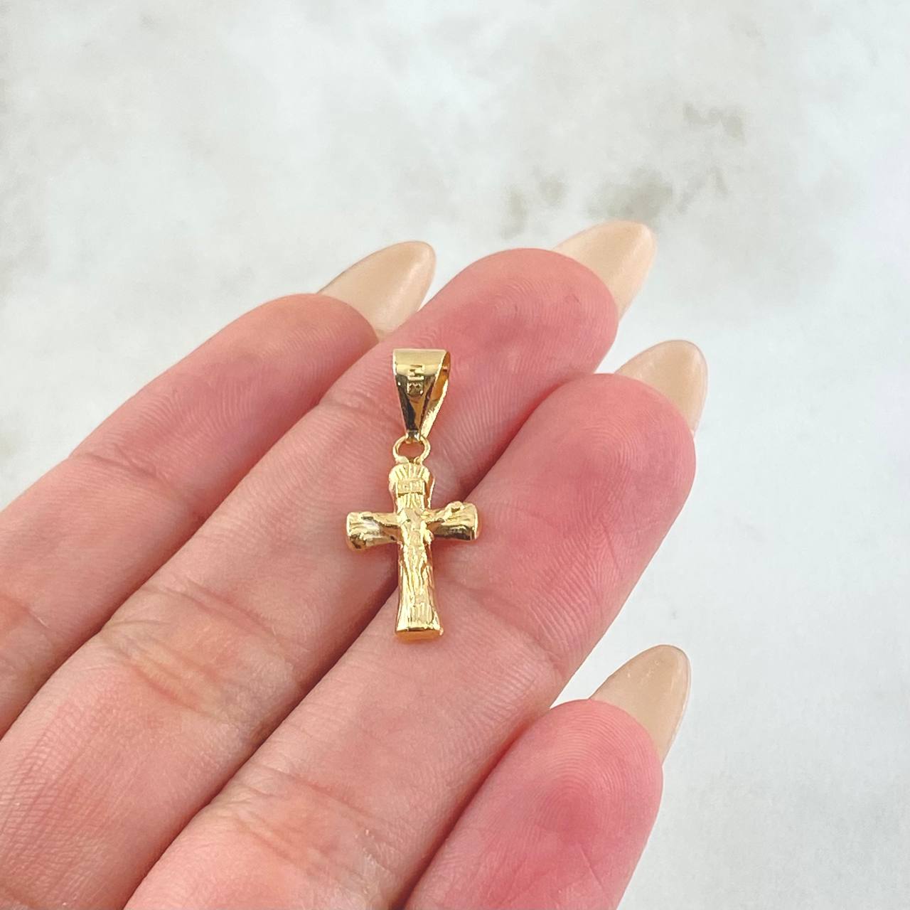 Dije Crúz Cristo Puntas Ovaladas 0.6gr / 2.5cm / Oro Amarillo 18K