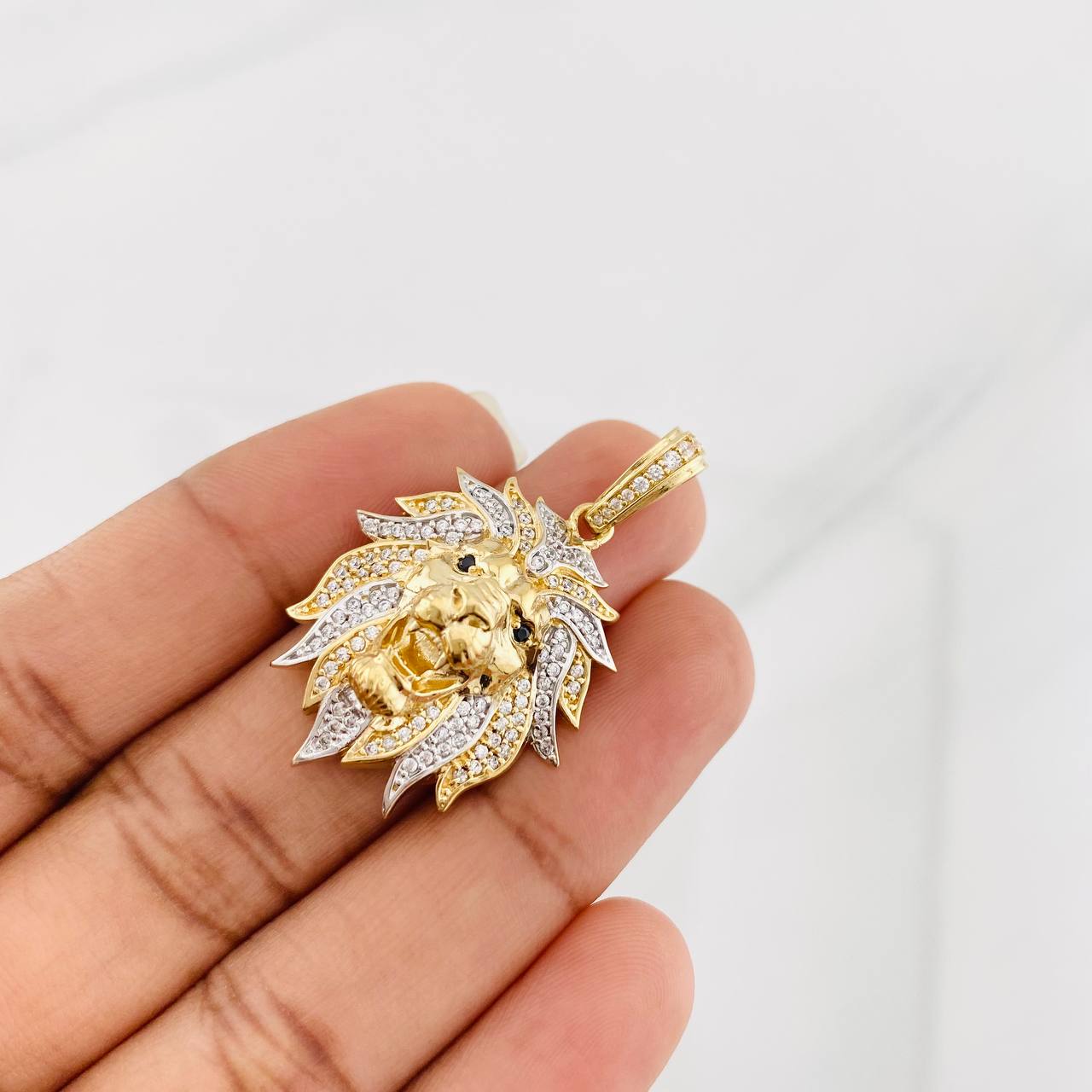 Dije Leon 8g / 4cm Dos Oros Amarillo Blanco 18K