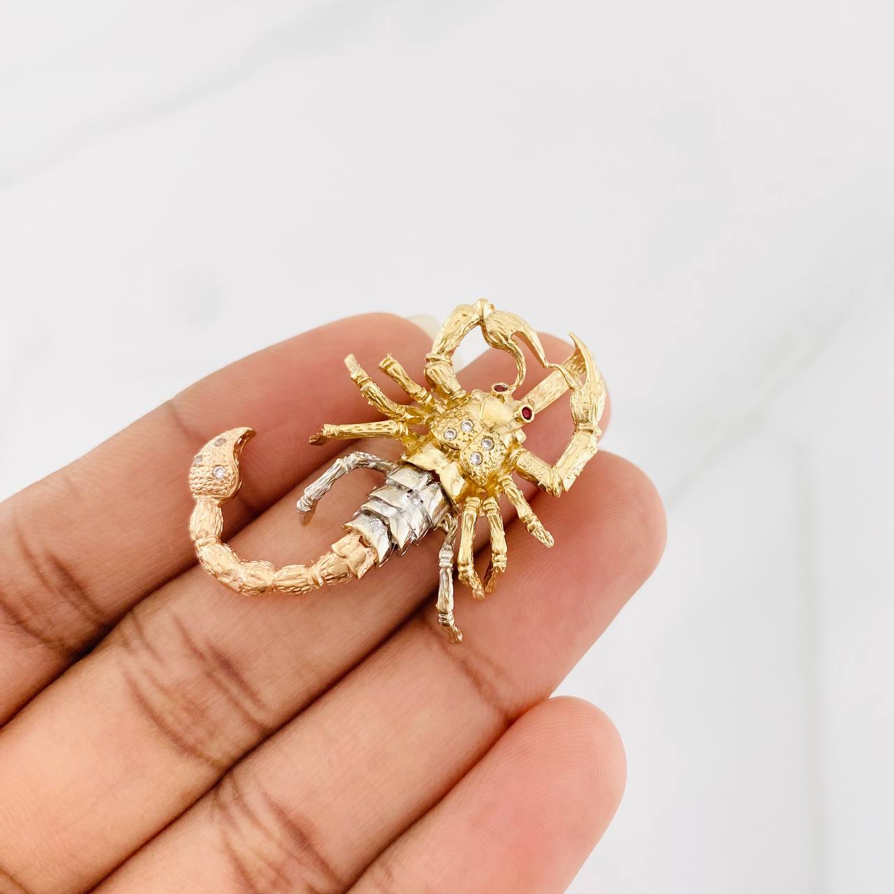 Dije Escorpion 7.85g / 4cm Tres Oros 18K