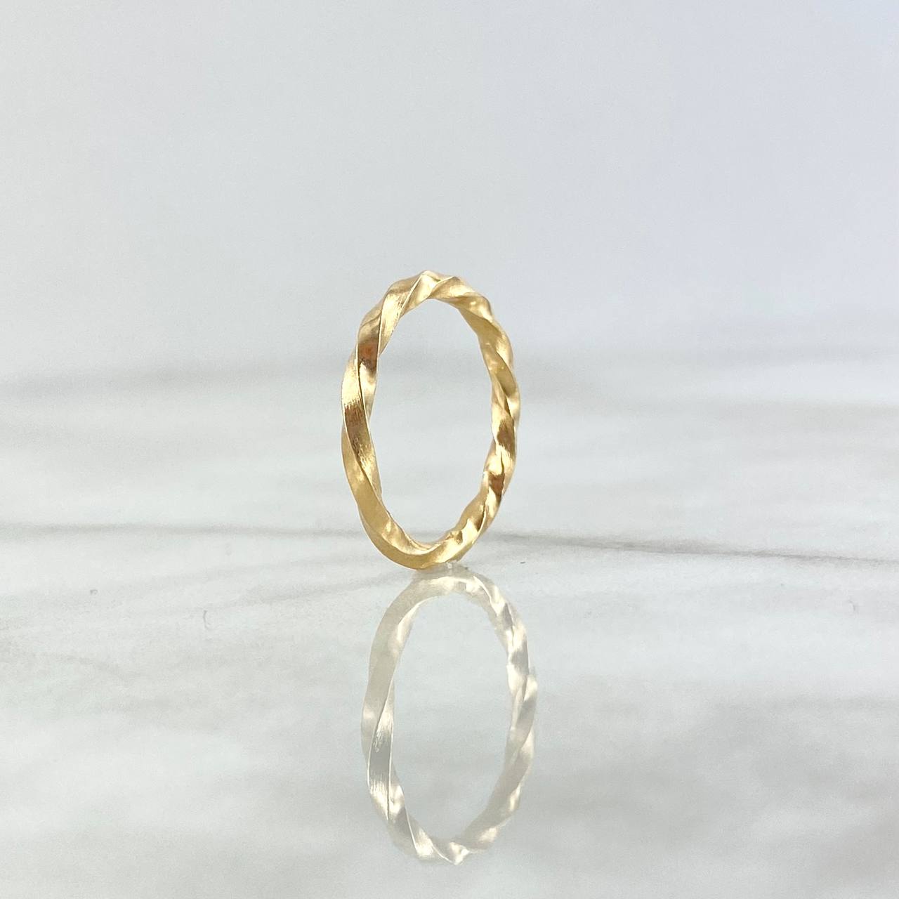 Anillo Entorchado 1.8gr / T4 1/2 / Oro Amarillo