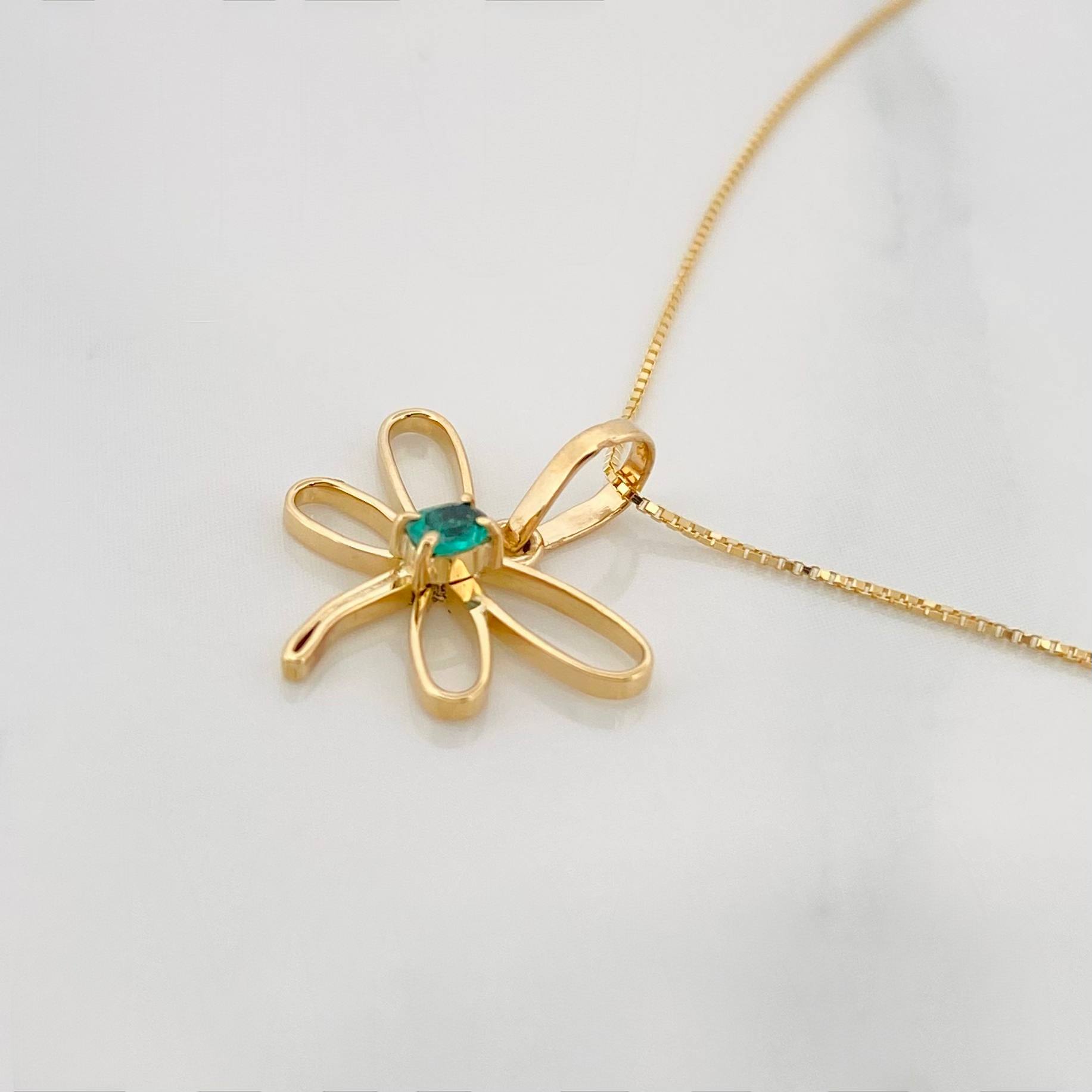 Set Cadena Veneciana + Dije Libelula esmeralda 0.4 pts / 1.6g / 40.5cm Oro Amarillo 18K