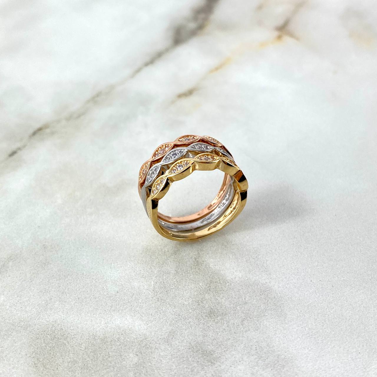 Anillo Trio  6.35gr / T6 1/4 / Circones Blancos Tres Oros ©