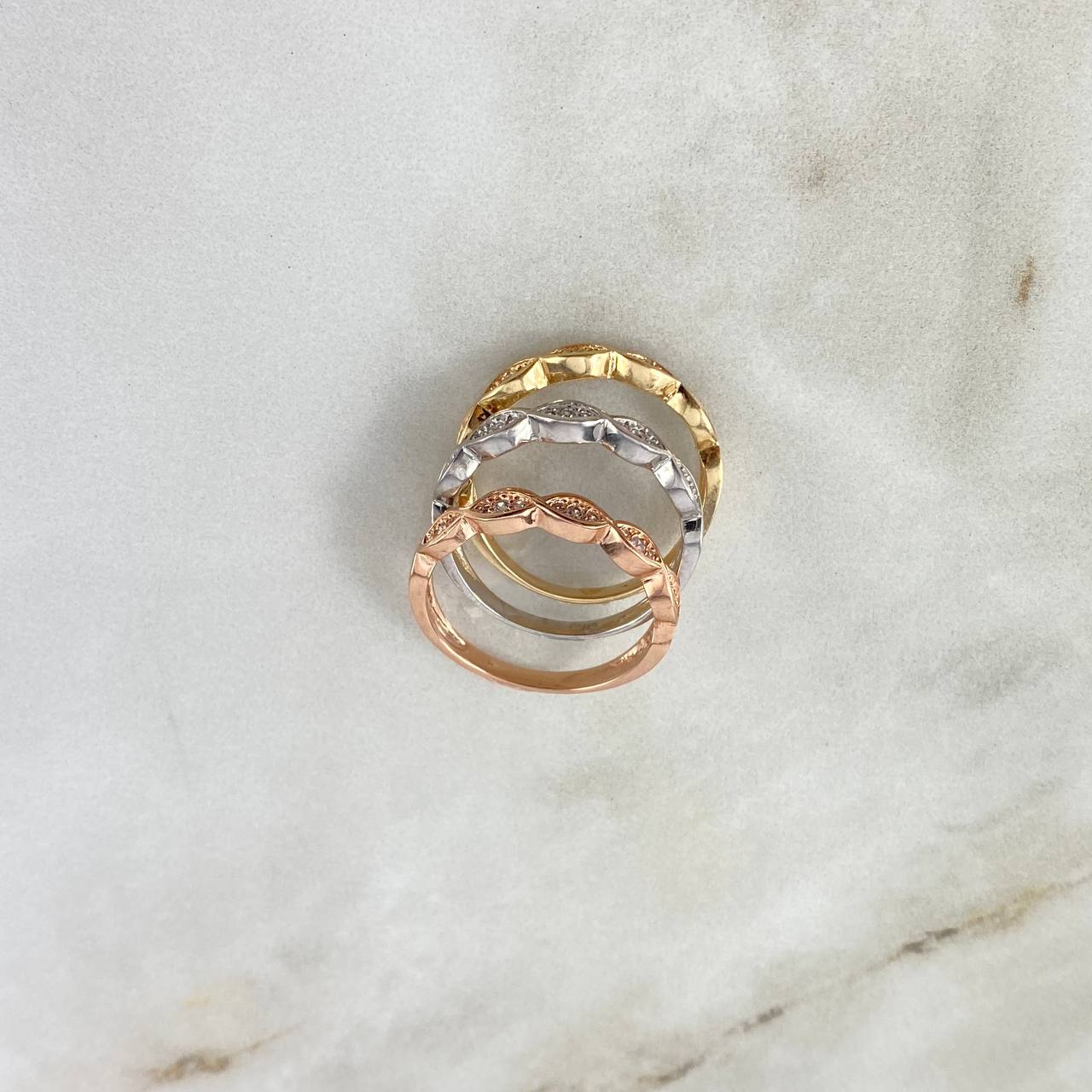 Anillo Trio  6.35gr / T6 1/4 / Circones Blancos Tres Oros ©