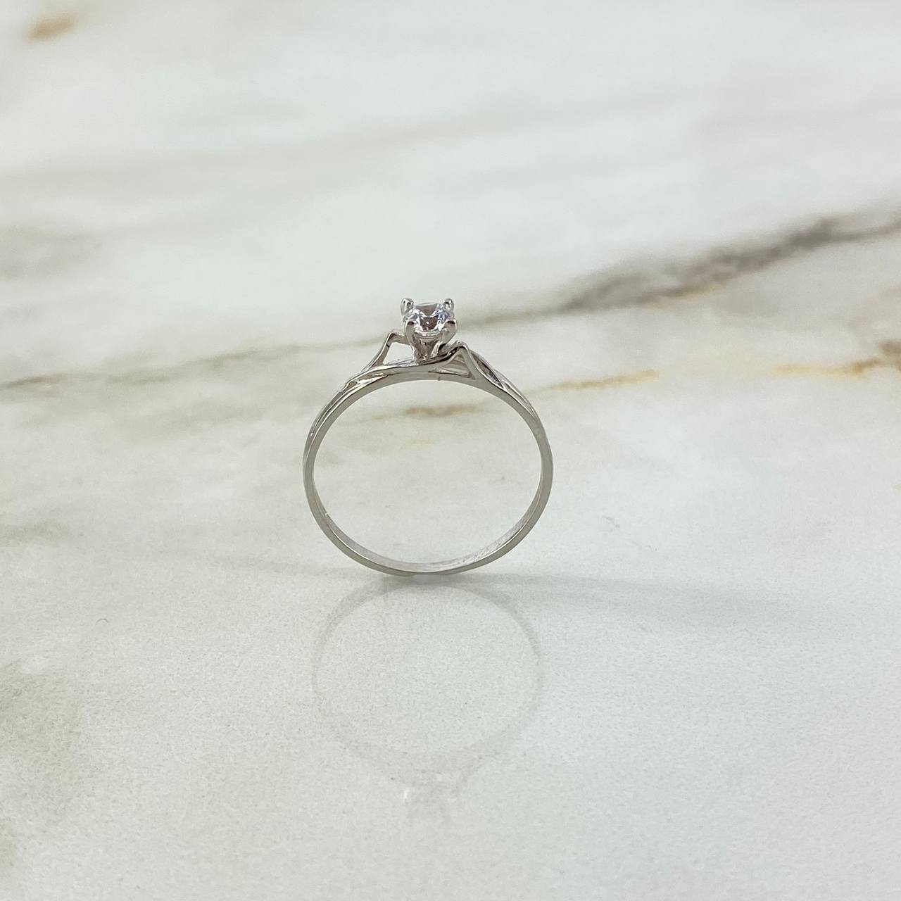 Anillo Solitario 1.65gr / T8 / Circon Blanco Oro Blanco ©