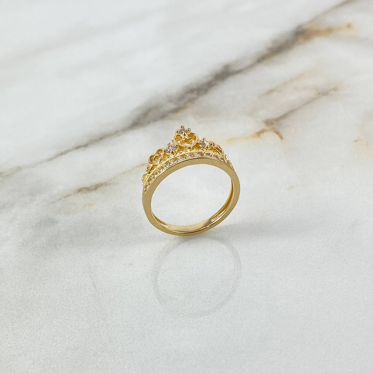 Anillo Corona Corazones 15s 3.2gr / T6 1/4 / Circones Blancos Oro Amarillo ©