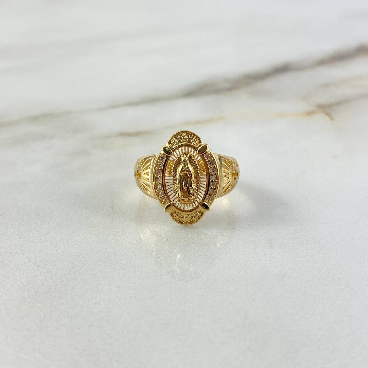 Anillo Virgen de Guadalupe 3.45gr / T6 / Circones Blancos Oro Amarillo ©