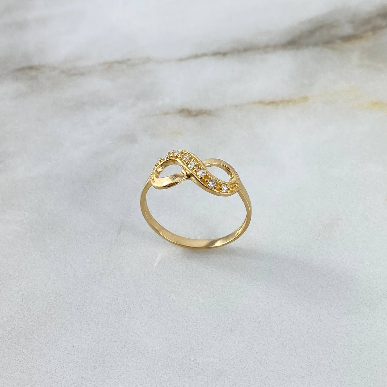 Anillo Infinito 1.9gr / T7 / Circones Blancos Oro Amarillo ©
