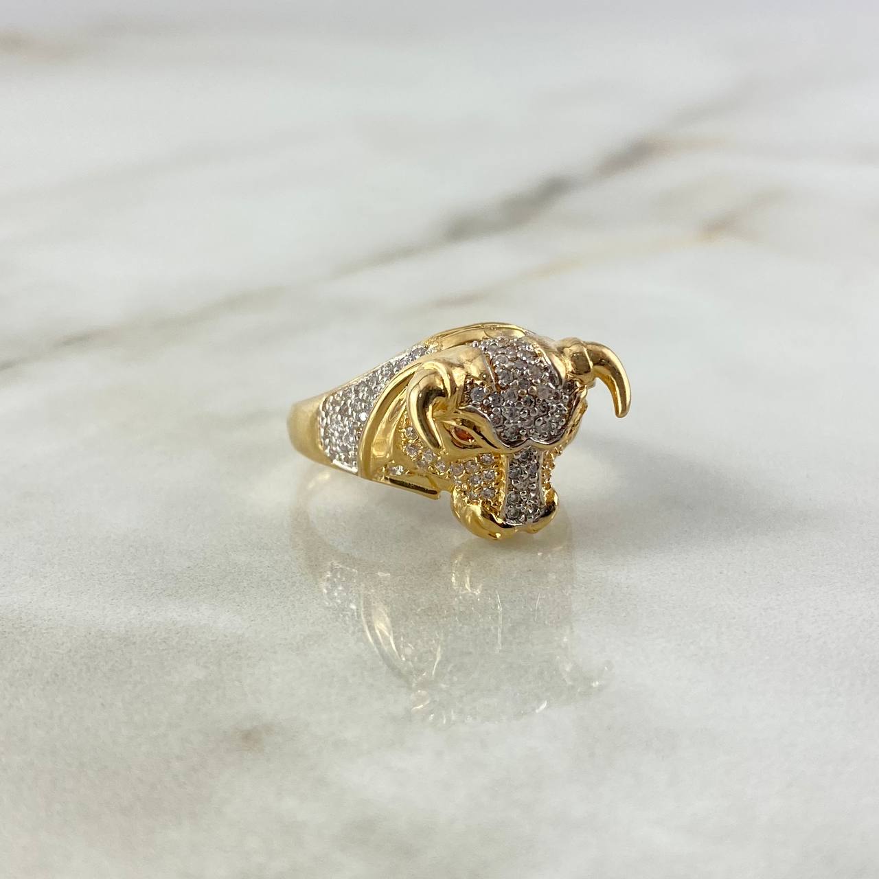 Anillo Toro 8.3gr / T9 3/4 / Circones Blancos Verdes Dos Oros Amarillo Blanco ©