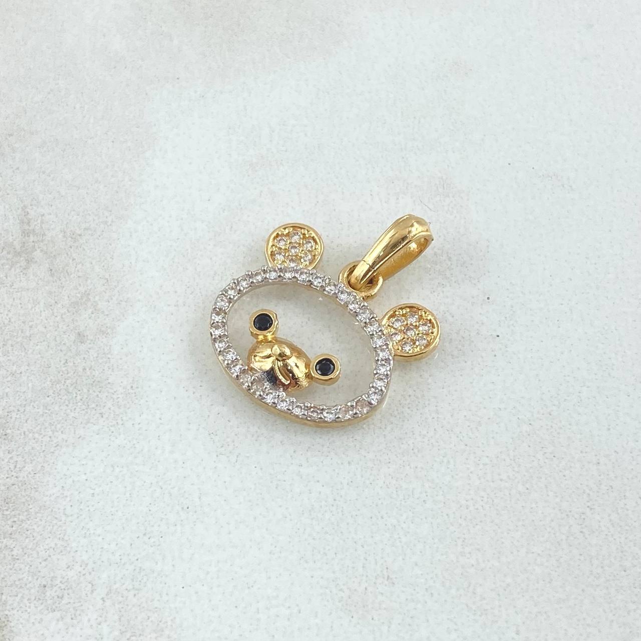 Dije Oso De Peluche Silueta 1.6gr / 2cm / Circones Blancos Negros Oro Amarillo 18K