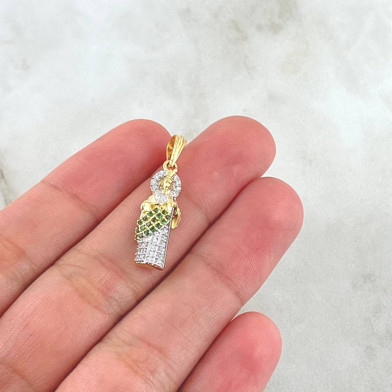 Dije San Judas 1.9gr / 2.7cm / Circones Blancos Verdes Dos Oros Amarillo Blanco 18K ©