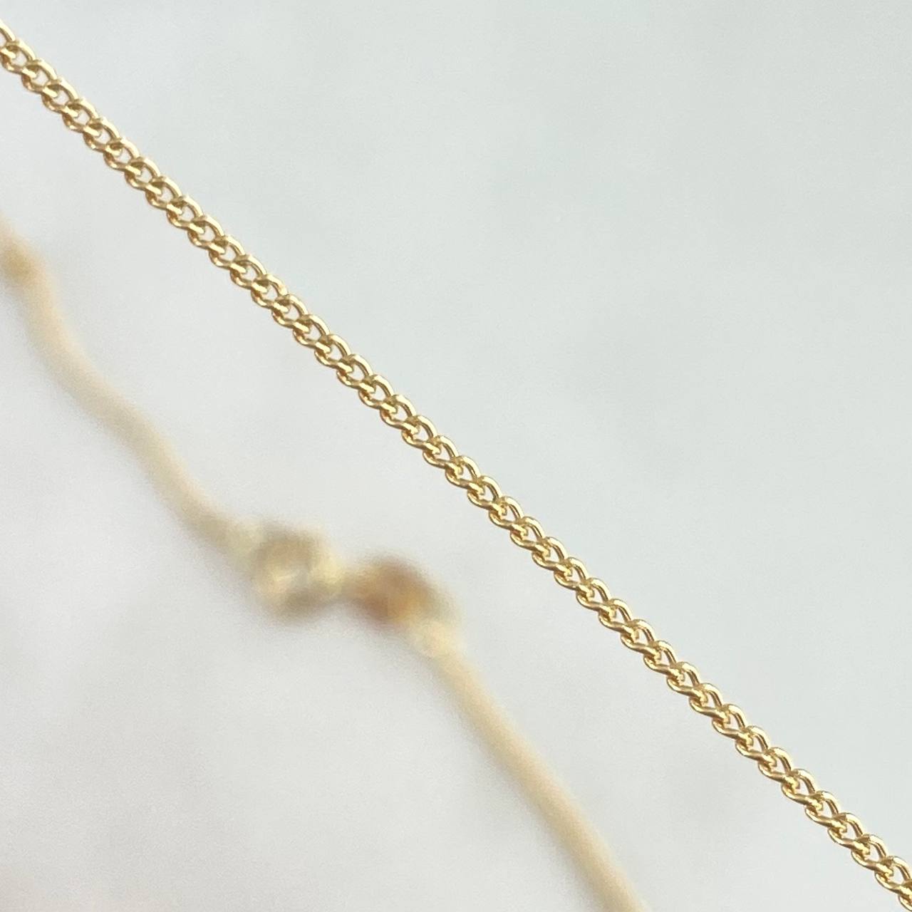 Cadena Cubana 0.95gr / 45cm + Dije Virgen Guadalupe 0.35gr / 1.5cm Oro Amarillo (Oferta)