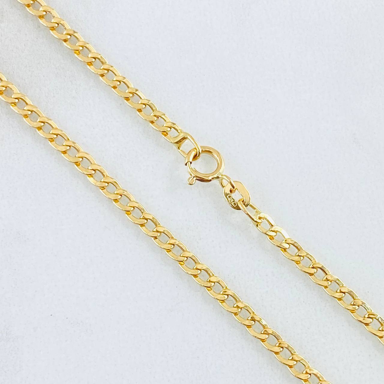 Cadena Cubana 2.1gr / 45cm / Oro Amarillo +1 18K ©