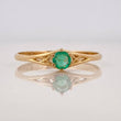 Anillo solitario esmeralda 0.17 pts Esmeralda 1pts 1.5g / T7 Oro Amarillo 18K