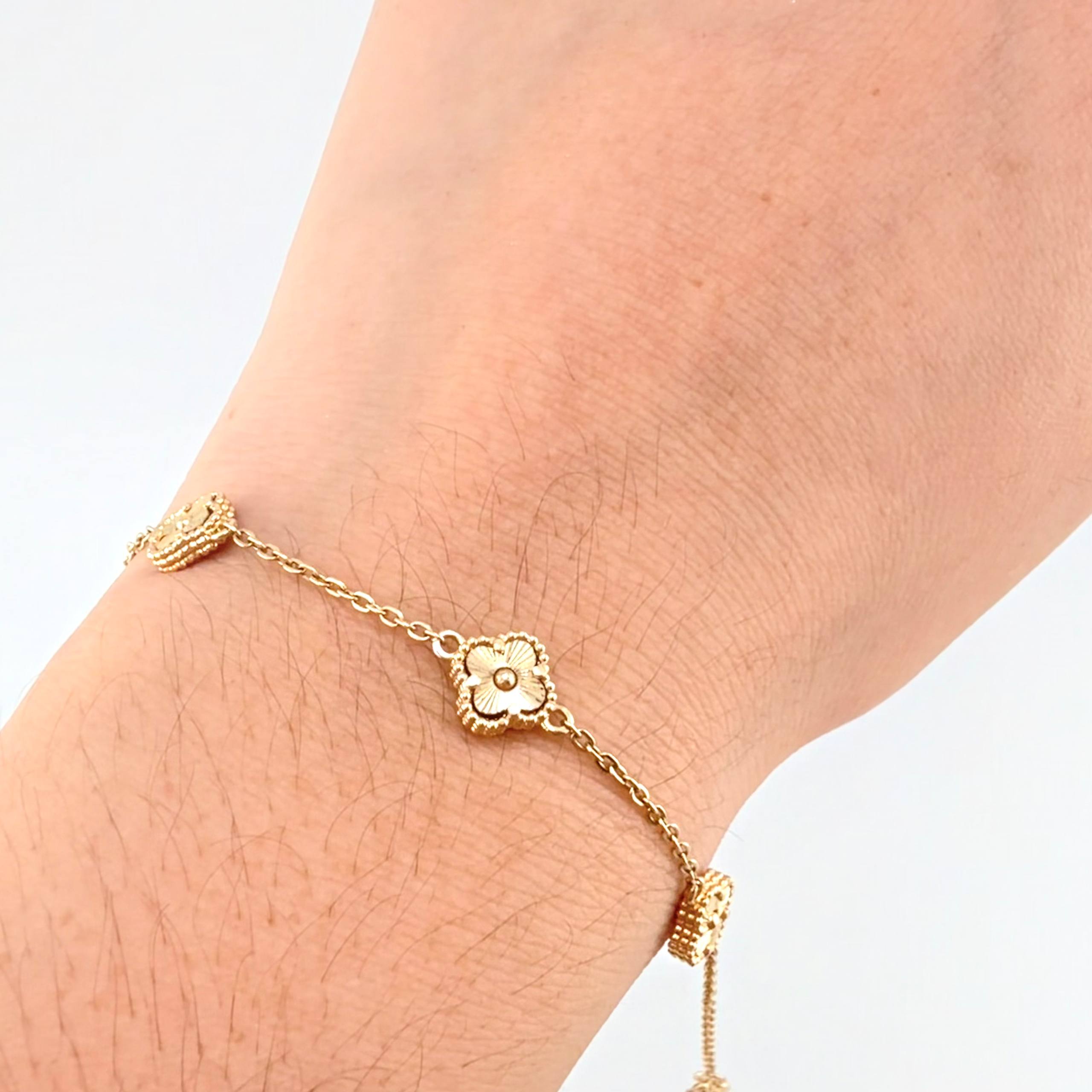Pulso Aro seguido Treboles Dobles Flores Diamantadas 3.95gr / 18cm-21cm / 7.6mm Oro Amarillo Nac.Esp. 18K