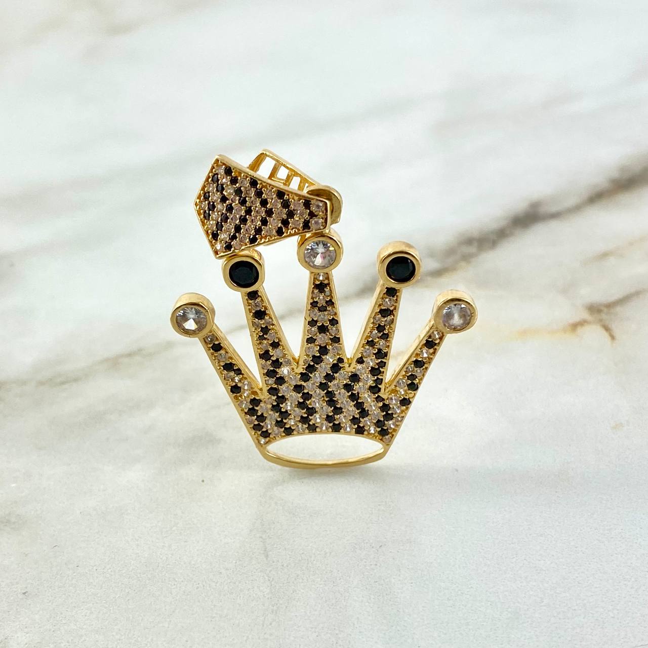 Dije Corona RX 9.3gr / 5cm / Circones Blancos Negros Oro Amarillo ©