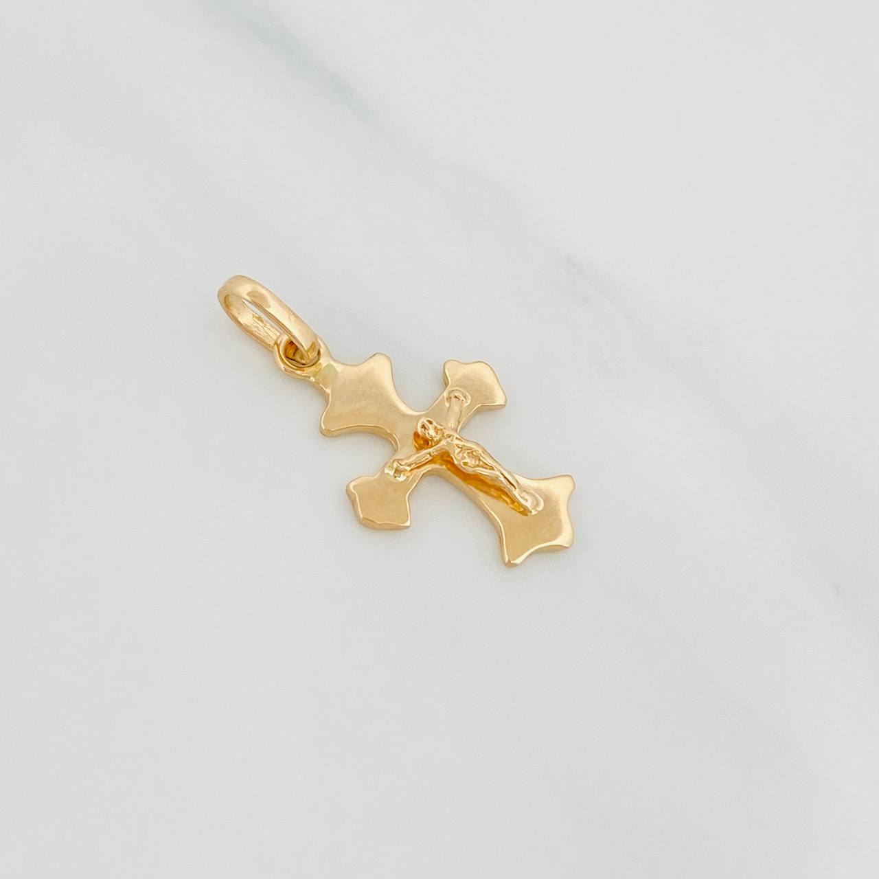 Dije Cruz Cristo 1.35 g / 2.4 cm Oro Amarillo 18K