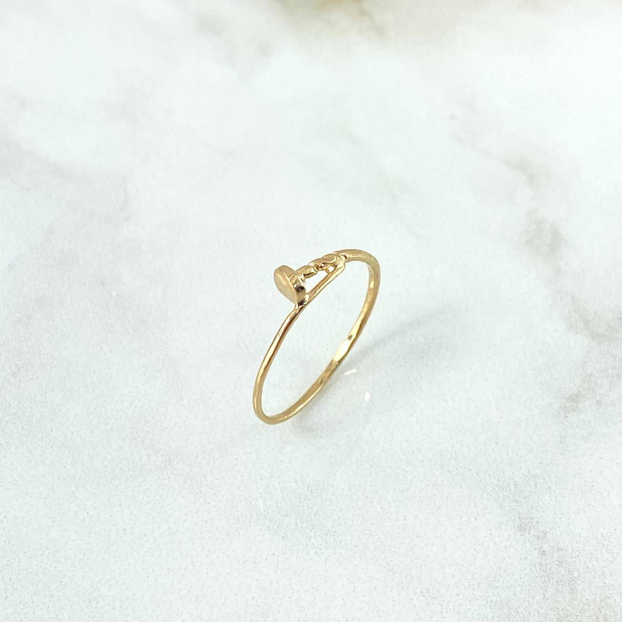 Anillo Clavo 0.85gr / T7 1/4 / Oro Amarillo