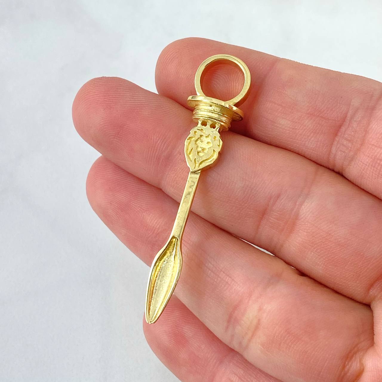 Dije Bala 19gr / 5.7cm / Circones Negros Oro Amarillo *