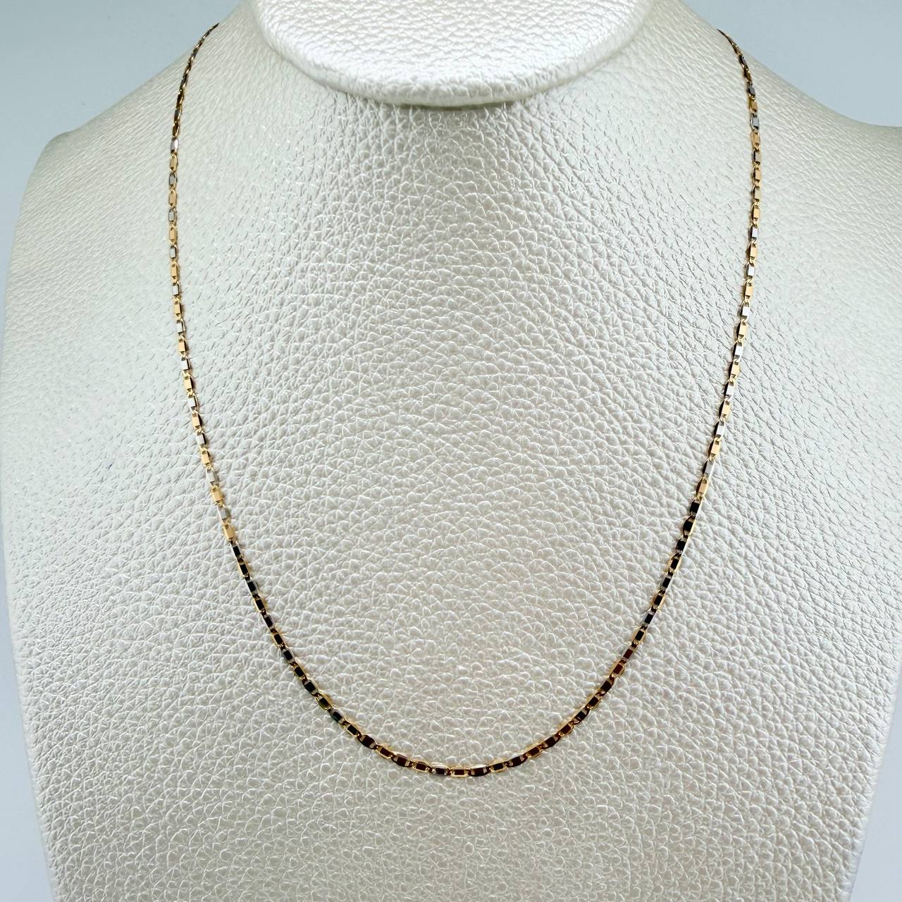 Cadena Escalera Plana 1.8gr / 45.5cm / 1.3mm Oro Amarillo +3 18K %