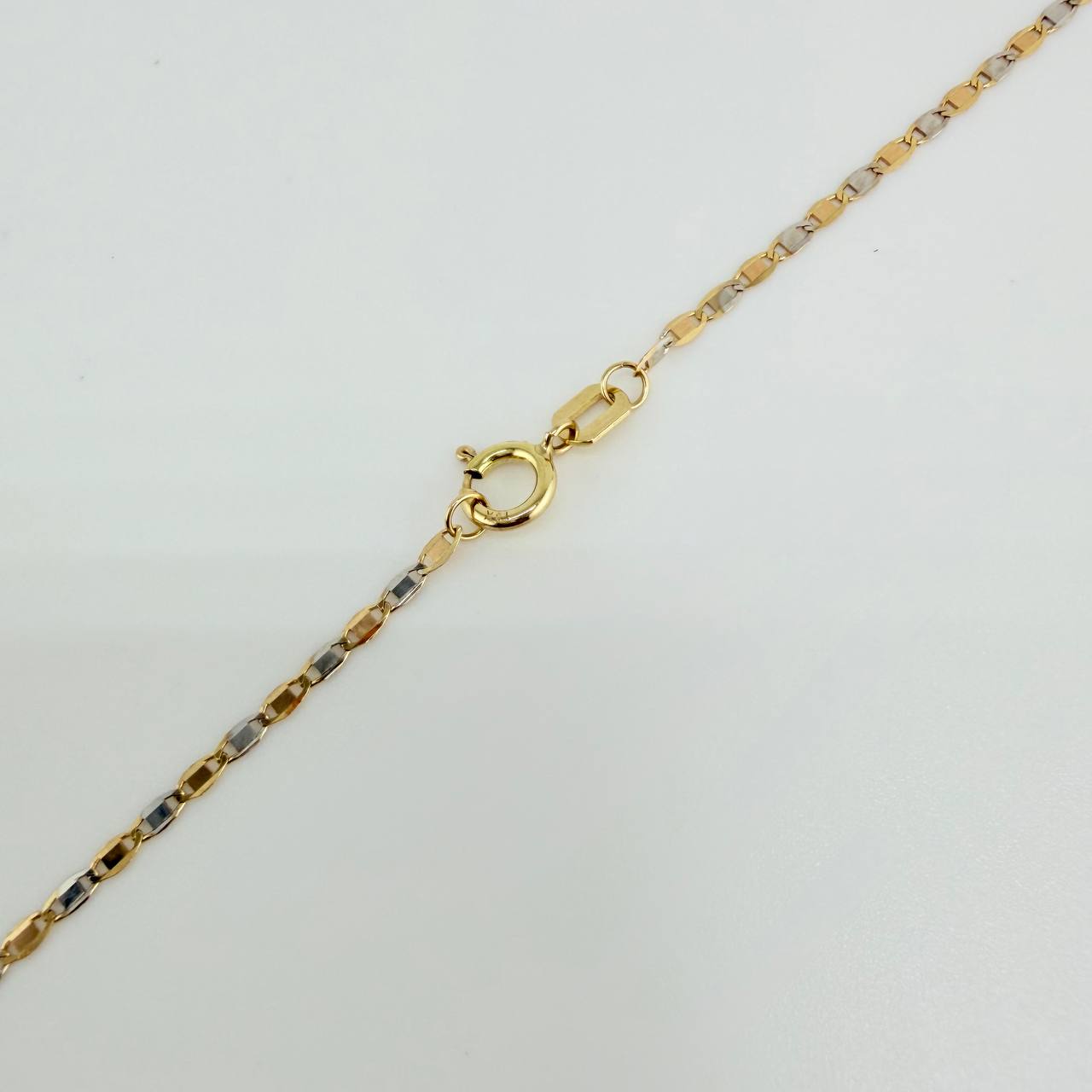 Cadena Escalera Plana 1.75gr / 45.5cm / 1.3mm Oro Amarillo +3 18K %