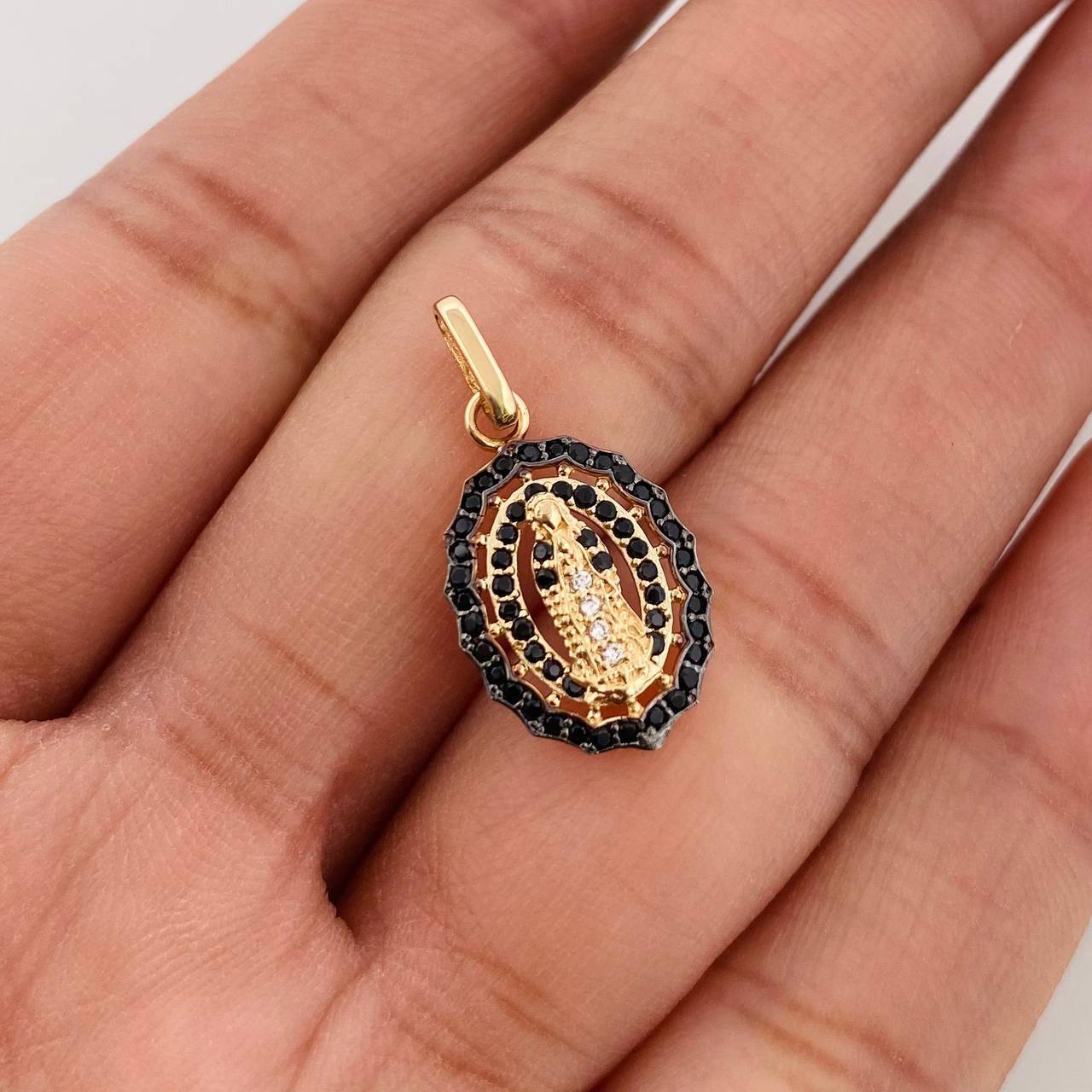 Dije Virgen de Guadalupe 1.6g / 2.3cm Dos Oros Negro Amarillo 18K