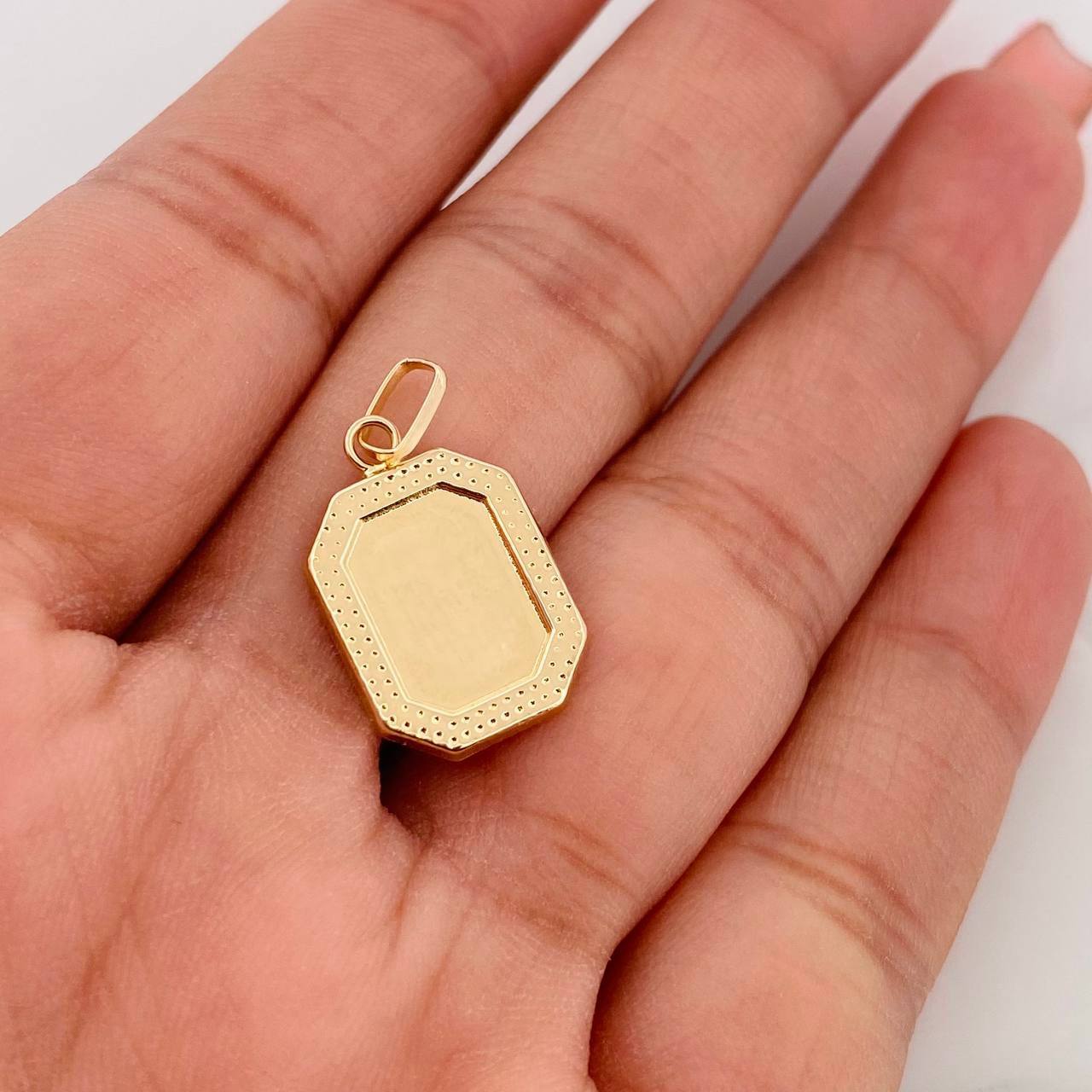 Dije Placa Octagonal 0.55g / 2.4cm Oro Amarillo 18K