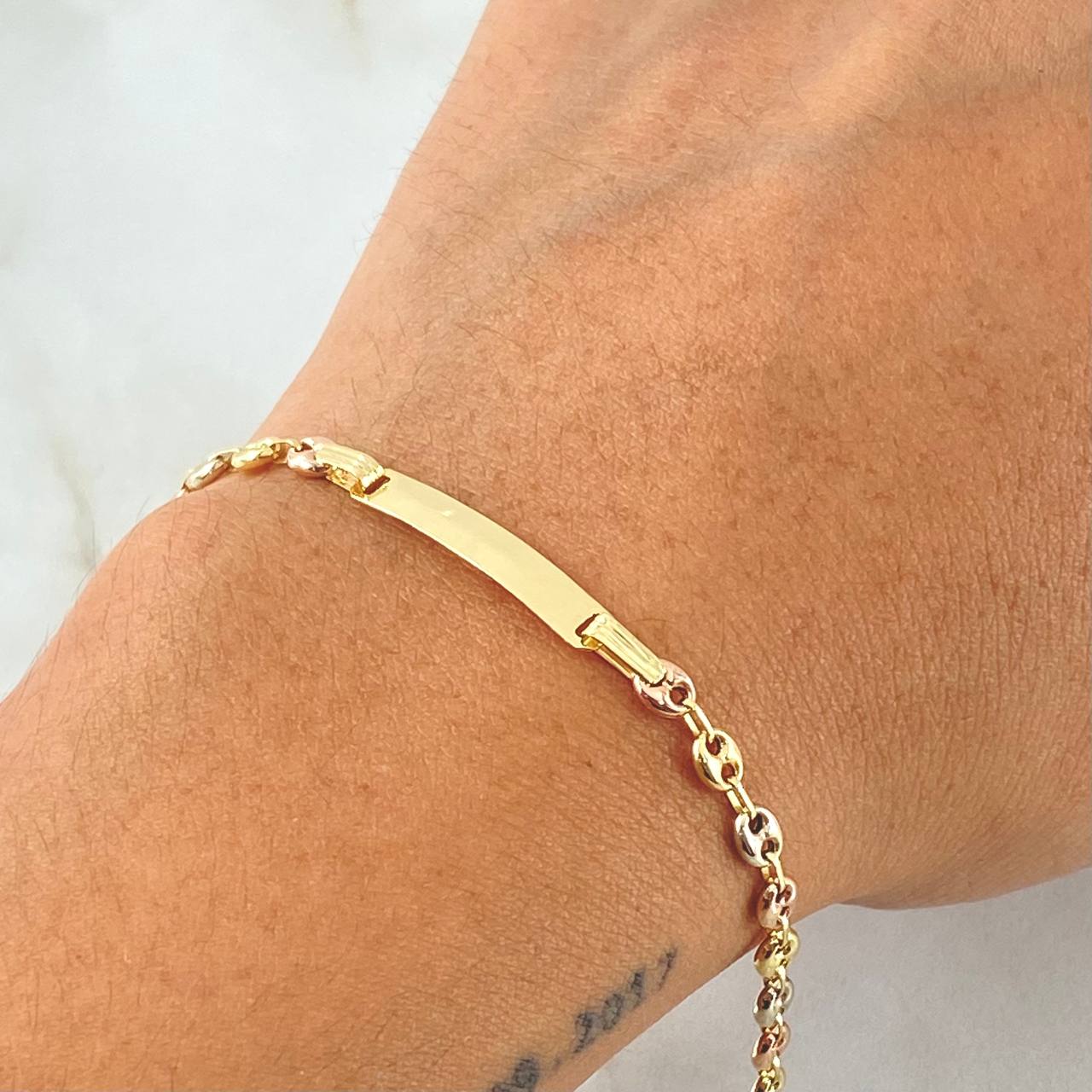 Pulso Bebé GC Placa Rectangular 1.7gr / 14cm / Oro 18K