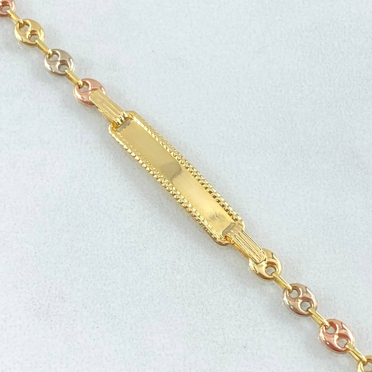 Pulso Bebé GC Placa Rectangular Punteada 1.8gr / 14cm / Oro 18K