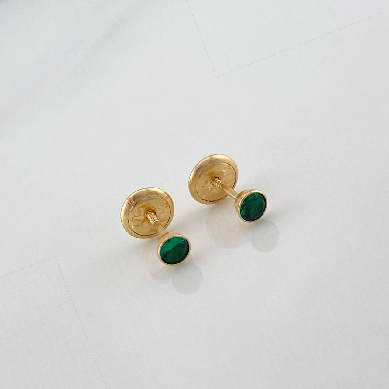Topos Bisel Circon Verde 0.5 g / 0.6 mm Oro Amarillo 18K