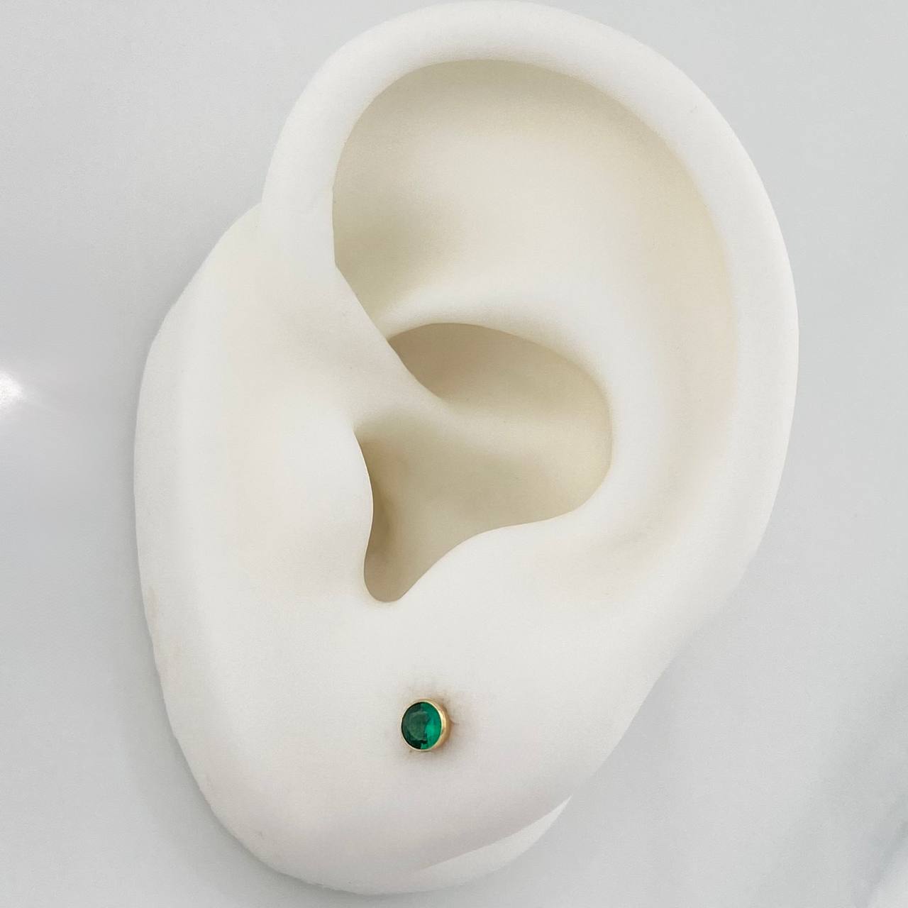 Topos Bisel Circon Verde 0.5 g / 0.6 mm Oro Amarillo 18K