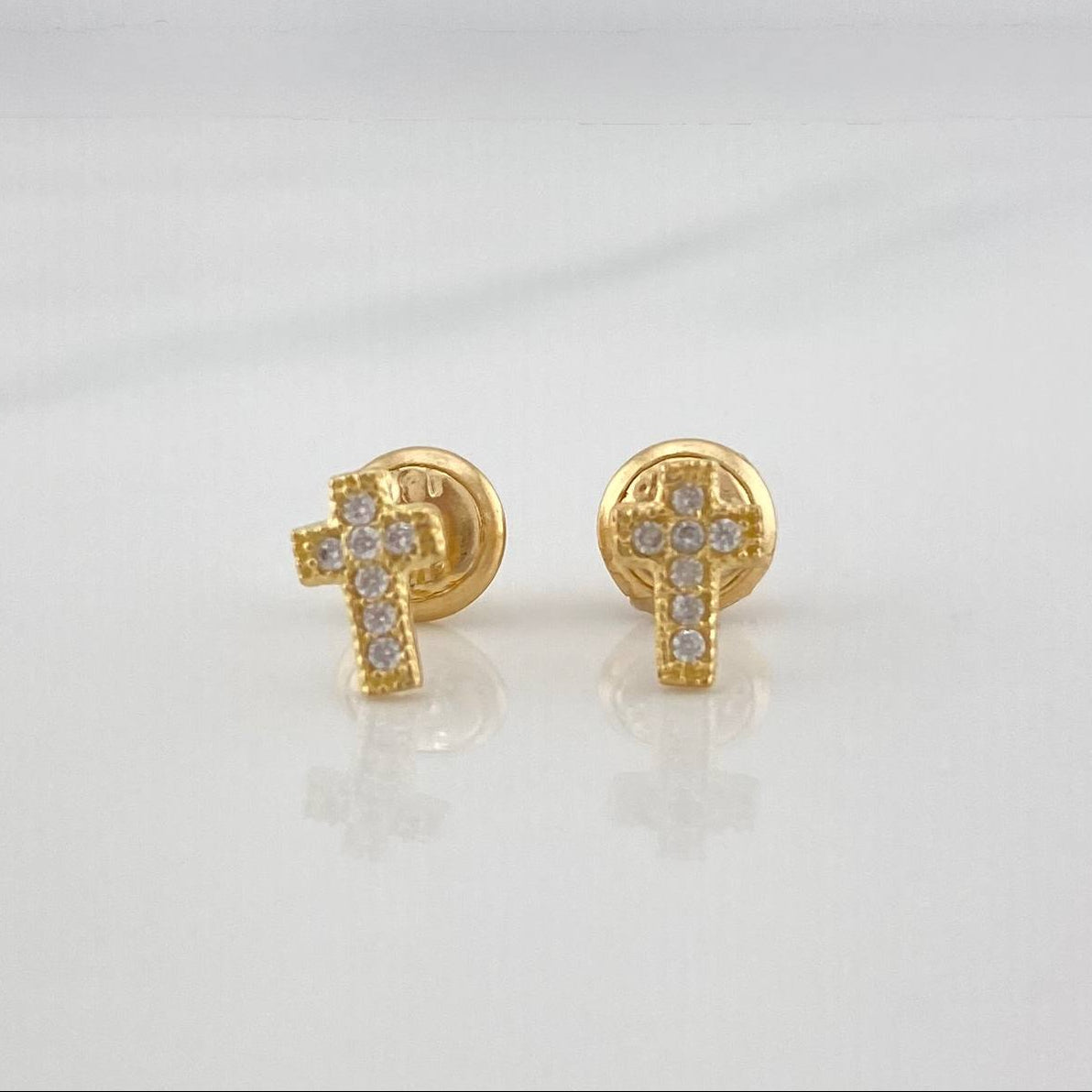 Topos Cruz 0.8 g / 6.78 mm Oro Amarillo 18K
