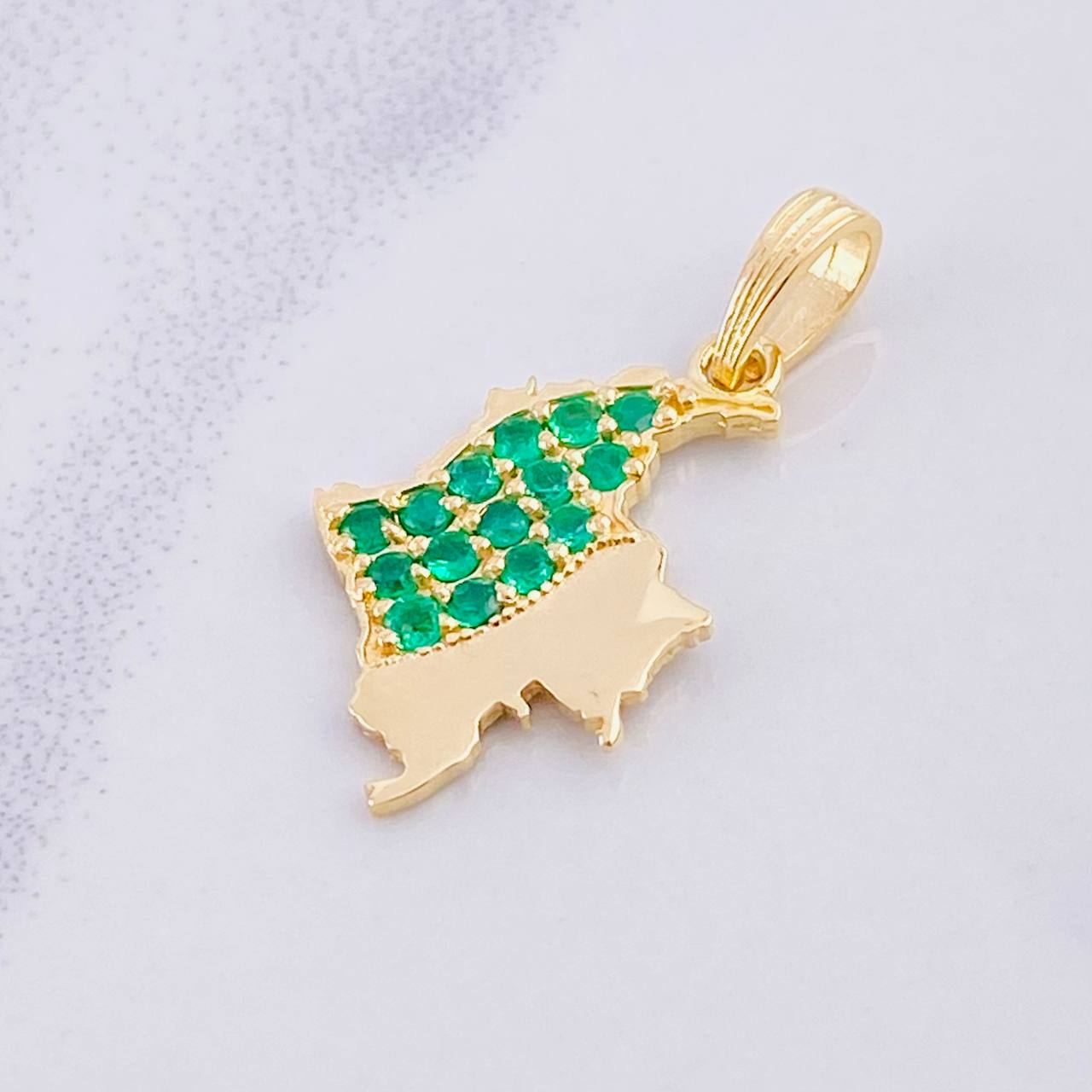 Dije Mapa Esmeraldas 27pts 1.7g / 2.5cm Oro Amarillo 18K
