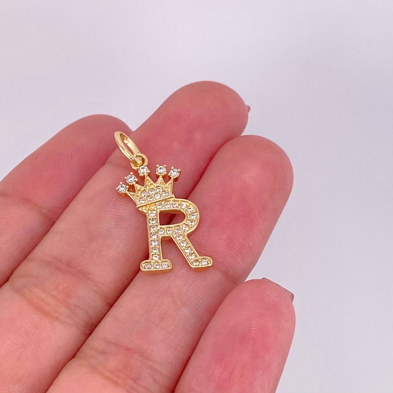 Dije Corona Letra R 1.75g / 2.6cm Oro Amarillo 18K