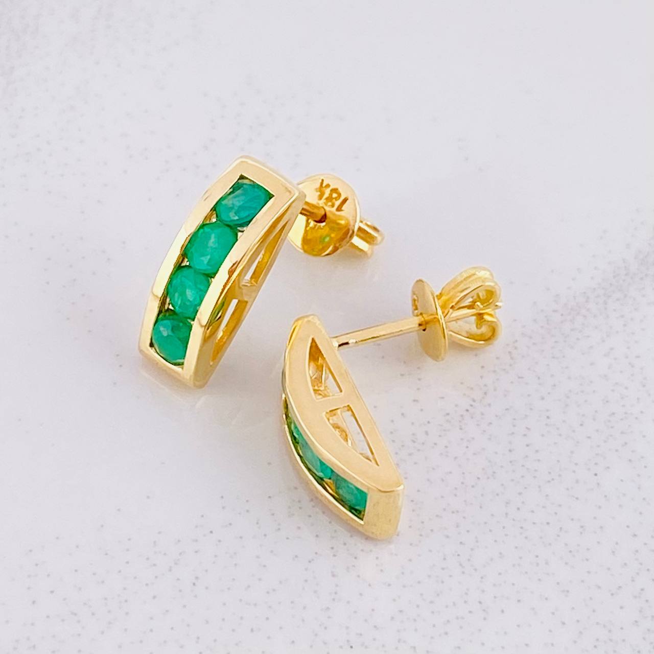 Topos Carril Esmeraldas 80pts 3.75g / 13.7mm Oro Amarillo 18K