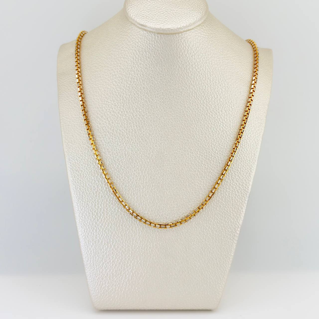 Cadena Veneciana 33.65gr / 70.2cm / 2.58mm Dos Oros Amarillo Blanco +3 18K $