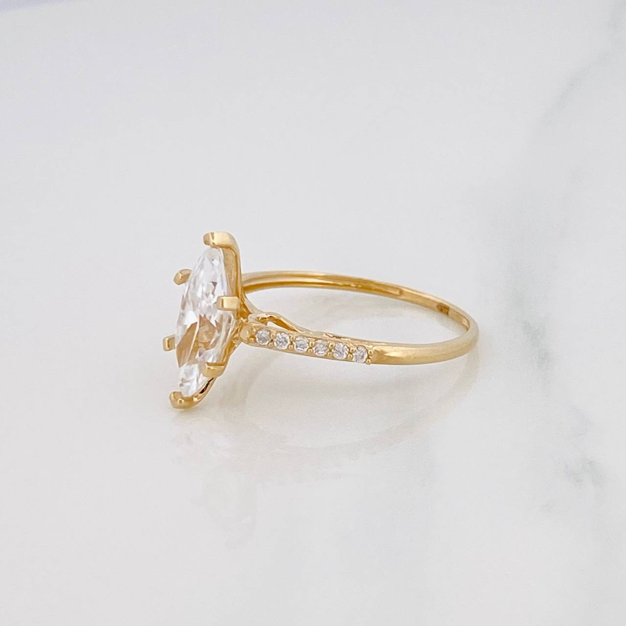 Anillo Solitario Rombo Moisanita 1.12 Qts 2.1g / T7 3/4 Oro Amarillo 18K
