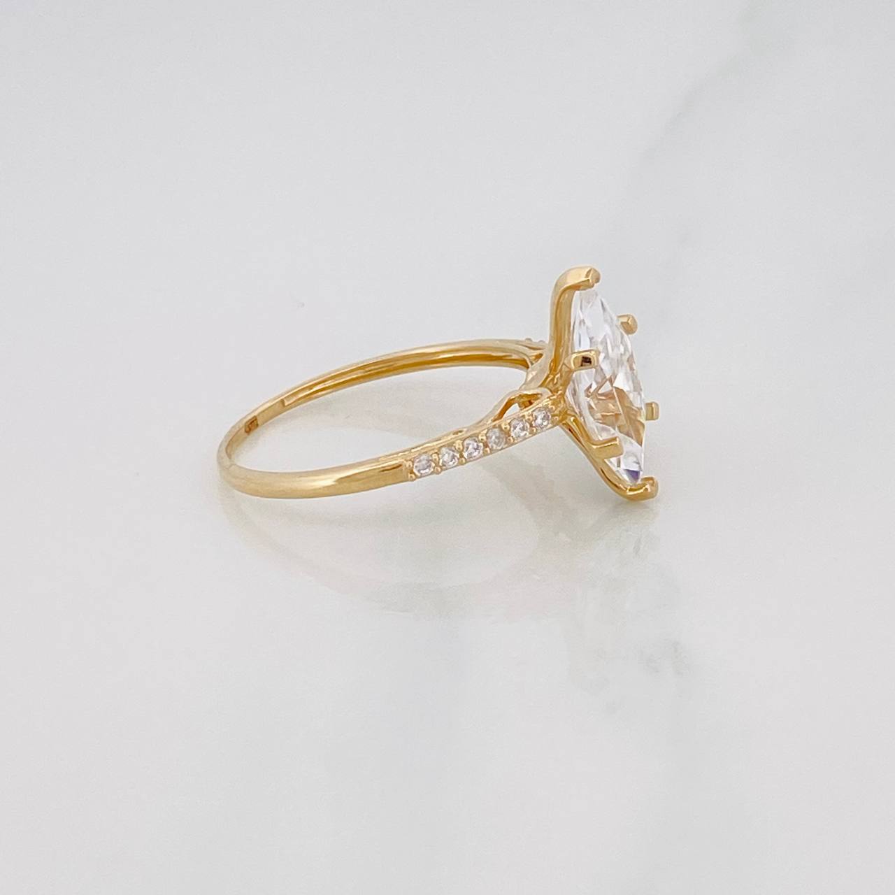 Anillo Solitario Rombo Moisanita 1.12 Qts 2.1g / T7 3/4 Oro Amarillo 18K