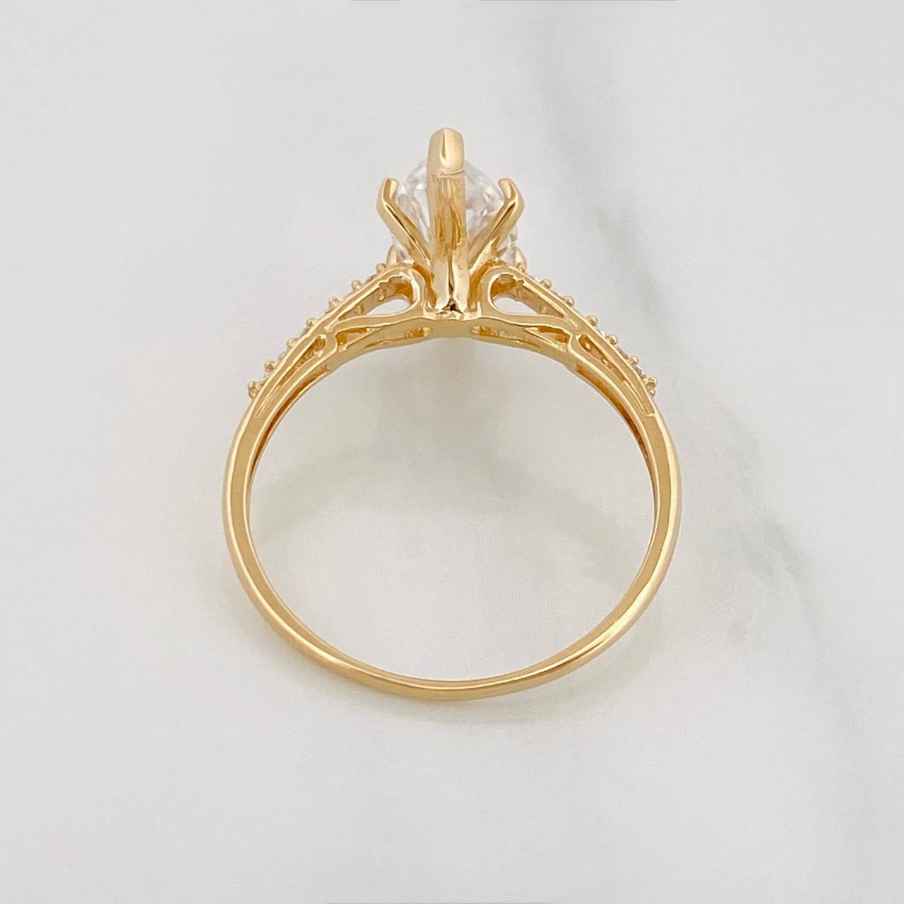 Anillo Solitario Rombo Moisanita 1.12 Qts 2.1g / T7 3/4 Oro Amarillo 18K