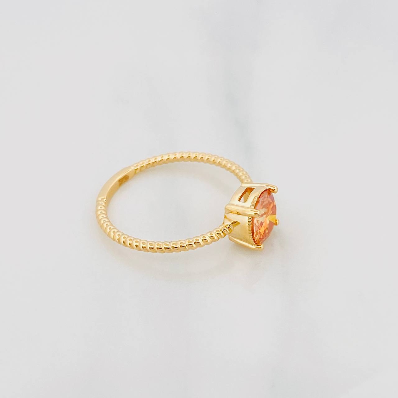Anillo Solitario Circular Moisanita 1 Qts 2g / T6 3/4 Oro Amarillo 18K