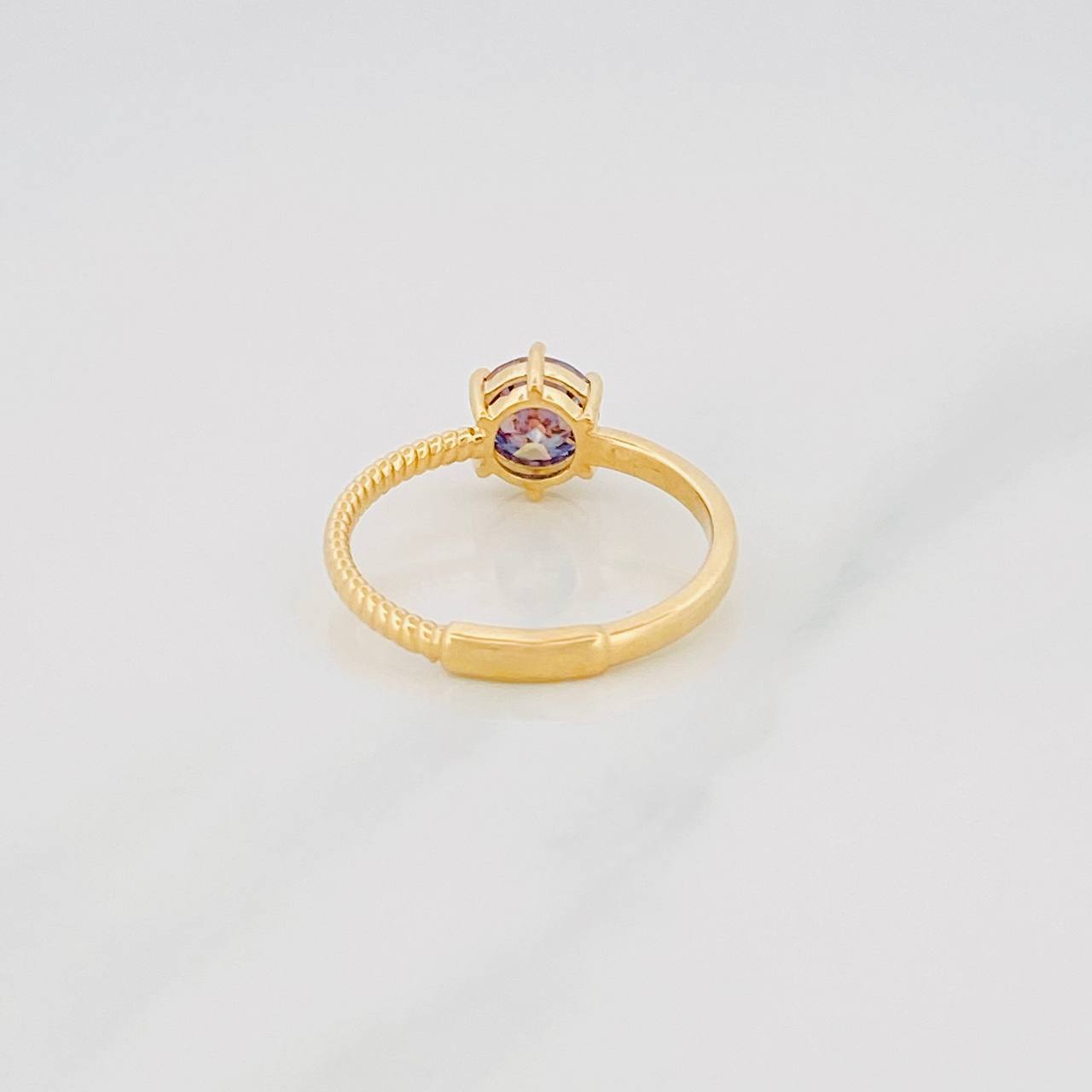 Anillo Solitario Moisanita 1 Qts 2.5g / T7 1/4 Oro Amarillo 18K