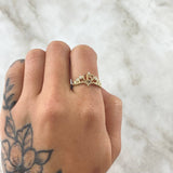 Anillo 15s Corona Bizantina 1.6gr / T5 1/4 / Circones Blancos Oro Amarillo 18K