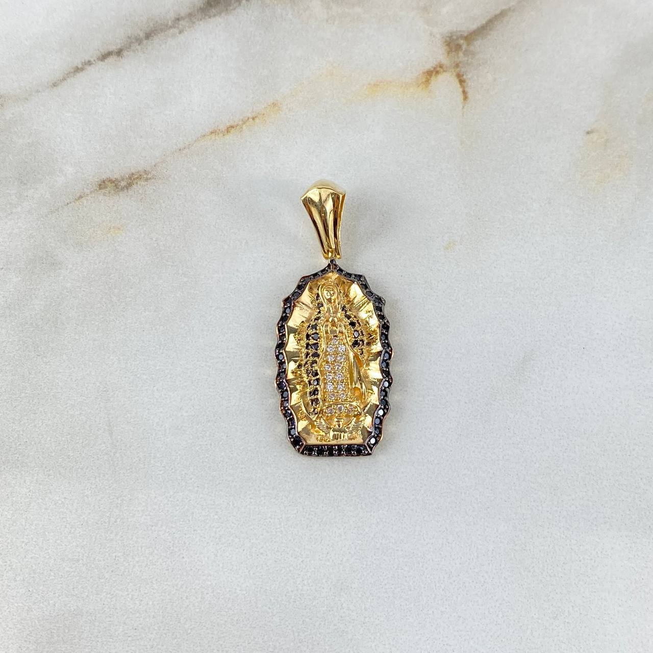 Dije Silueta Virgen de Guadalupe 5.25gr / 3.6cm / Circones Blancos Negros Oro Amarillo ©