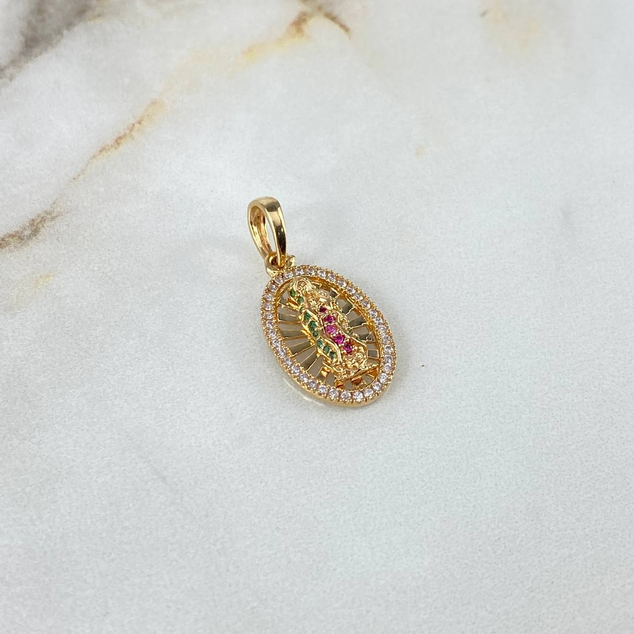 Dije Virgen de Guadalupe 2.35gr / 2.5cm / Circones Fucsias Verdes Blancos Oro Amarillo