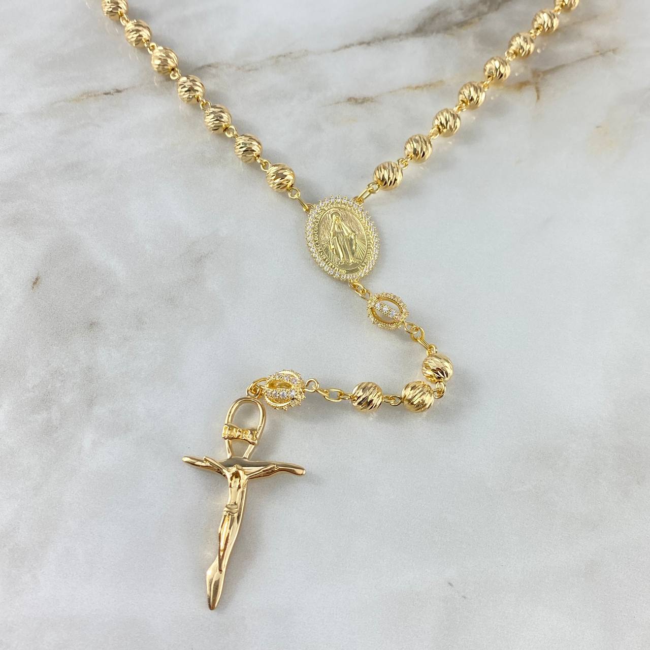 Rosario Virgen Milagrosa 47.85gr / 70cm / 7-9mm Bolas diamantadas circones Blancos Oro Amarillo ©