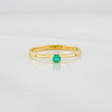Anillo solitario esmeralda 0.7pts Esmeralda 1pts 1.65g / T7 Oro Amarillo 18K