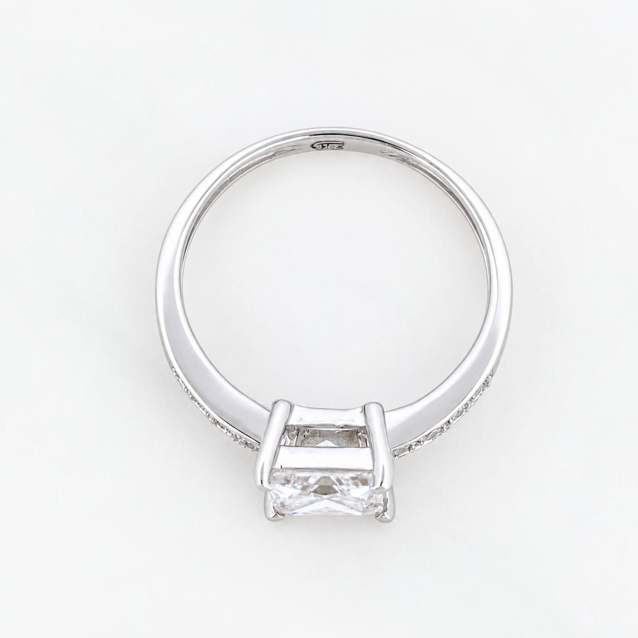 Anillo Cuatro Garras Moisanita 83 Pts 2.3g / T6 1/4 Oro Blanco 18K